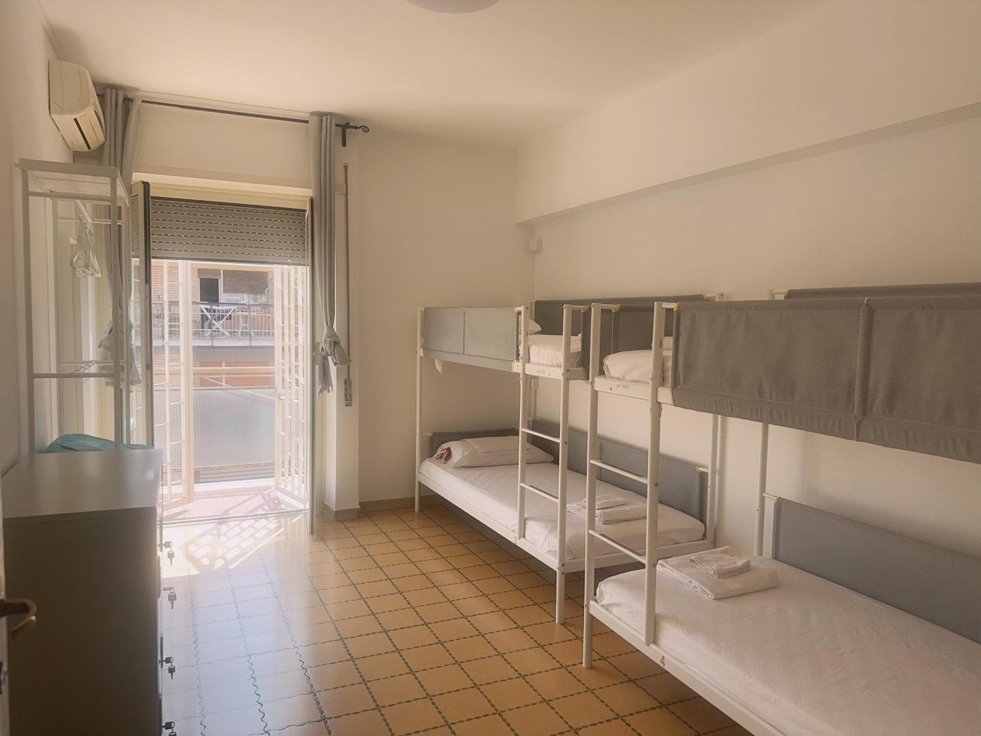 Lisa House Hostel Rome Exterior photo