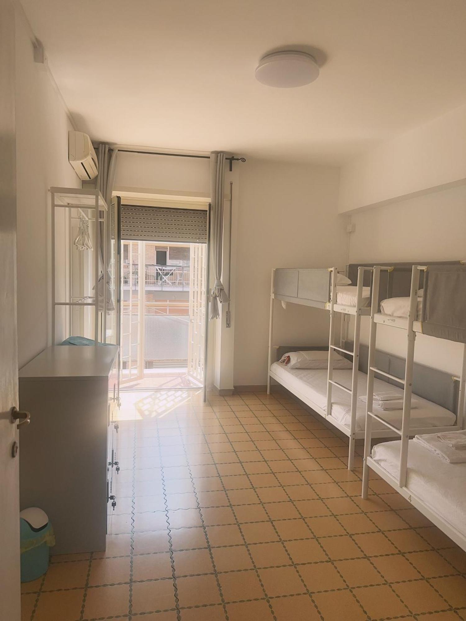 Lisa House Hostel Rome Exterior photo